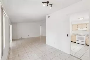 4711 White Willow Ln, Orlando, FL 32808 - Photo 11