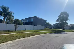 13007 Oakmont Wood Ct, Riverview, FL 33579 - Photo 5