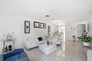 2 E Las Palmas Way, Kissimmee, FL 34743 - Photo 3
