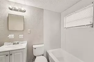 10112 N Lantana Ave, Tampa, FL 33612 - Photo 9
