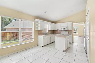 1040 Pineview Ct, Apopka, FL 32712 - Photo 5