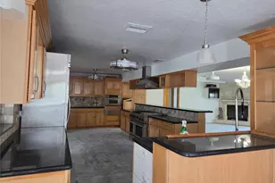 1416 49th Ave NE, Saint Petersburg, FL 33703 - Photo 9