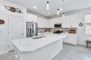413 Sapphire Dr, Davenport, FL 33837 - Photo 3