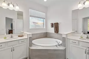 413 Sapphire Dr, Davenport, FL 33837 - Photo 11