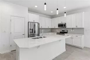 413 Sapphire Dr, Davenport, FL 33837 - Photo 5