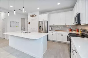 413 Sapphire Dr, Davenport, FL 33837 - Photo 5