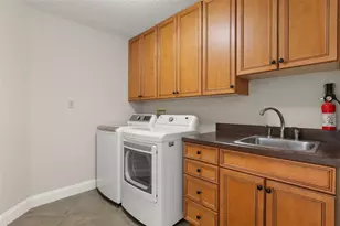 5321 Foxshire Ct, Orlando, FL 32819 - Photo 33