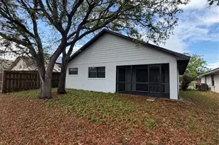 4351 Sandhurst Dr, Orlando, FL 32817 - Photo 5