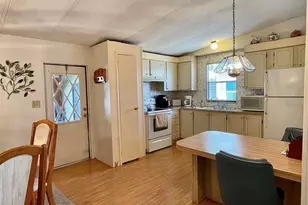 36335 Bonney Dr, Zephyrhills, FL 33541 - Photo 11
