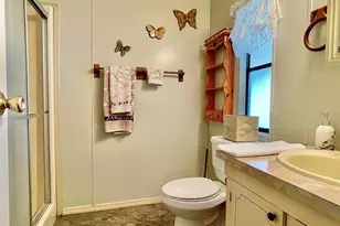 36335 Bonney Dr, Zephyrhills, FL 33541 - Photo 23
