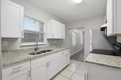 6014 S 6th Street, Tampa, FL 33611 - Photo 17