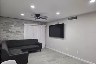 2850 N Powers Dr, Orlando, FL 32818 - Photo 9