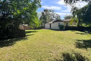 3910 E Ellicott St, Tampa, FL 33610 - Photo 19