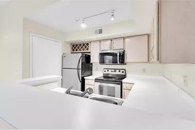 7280 Westpointe Boulevard #831, Orlando, FL 32835 - Photo 11