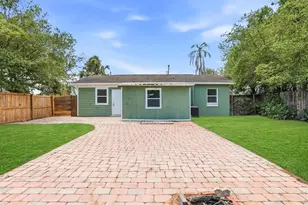 8403 N 46th St, Tampa, FL 33617 - Photo 37