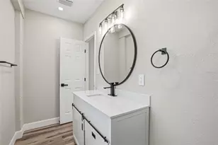 8403 N 46th St, Tampa, FL 33617 - Photo 33