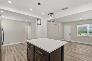 8403 N 46th St, Tampa, FL 33617 - Photo 17