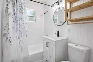 8403 N 46th St, Tampa, FL 33617 - Photo 25