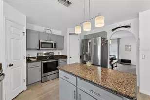 1201 Dragon Head Dr, Valrico, FL 33594 - Photo 5