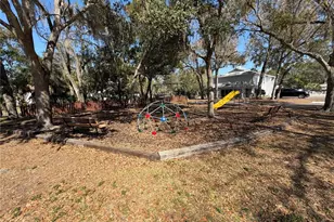 7177 E Bank Dr, Tampa, FL 33617 - Photo 11