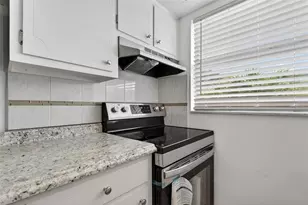 1221 Drew St, Clearwater, FL 33755 - Photo 13