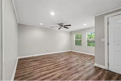 828 E 145th Avenue, Tampa, FL 33613 - Photo 5