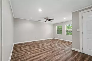 828 E 145th Ave, Tampa, FL 33613 - Photo 5