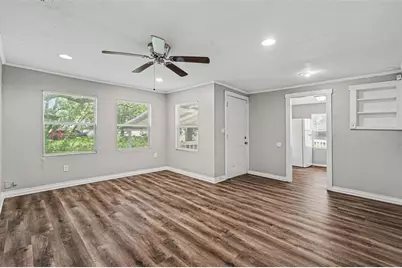 828 E 145th Avenue, Tampa, FL 33613 - Photo 9