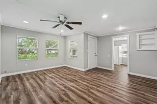 828 E 145th Ave, Tampa, FL 33613 - Photo 9