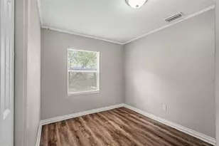 828 E 145th Ave, Tampa, FL 33613 - Photo 17