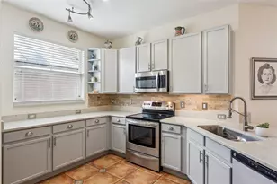9915 Kona Isle Ct, Orlando, FL 32817 - Photo 11