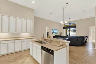 12561 Westfield Lakes Cir, Winter Garden, FL 34787 - Photo 9