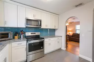 5340 5th Ave S, Saint Petersburg, FL 33707 - Photo 9