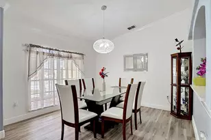 915 Bonneville Ln, Kissimmee, FL 34759 - Photo 9