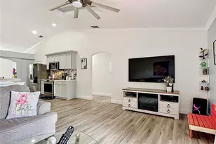 915 Bonneville Ln, Kissimmee, FL 34759 - Photo 21