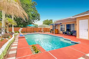 915 Bonneville Ln, Kissimmee, FL 34759 - Photo 43