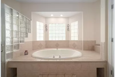1015 Venetian Avenue, Orlando, FL 32804 - Photo 21