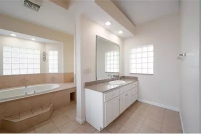 1015 Venetian Avenue, Orlando, FL 32804 - Photo 17