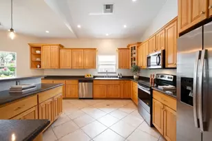 1015 Venetian Ave, Orlando, FL 32804 - Photo 11