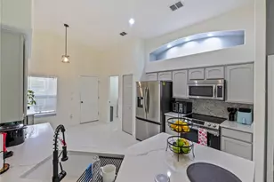 9555 Heron Pointe Dr, Orlando, FL 32832 - Photo 7