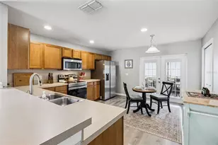 2523 Martins Run, Tavares, FL 32778 - Photo 9