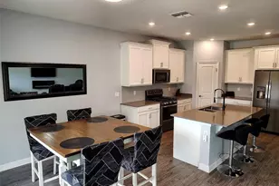 1047 Oak Bluff Dr, Davenport, FL 33837 - Photo 11