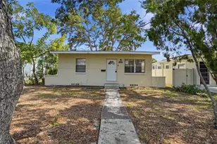 4826 S 8th Ave S, Saint Petersburg, FL 33711 - Photo 1