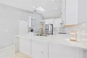 4386 Wyndcliff Cir, Orlando, FL 32817 - Photo 11