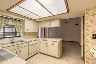 4576 Phipps Dr, Port Orange, FL 32129 - Photo 11