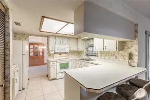 4576 Phipps Dr, Port Orange, FL 32129 - Photo 9