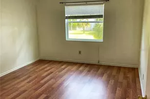 2846 Somerset Park Dr, Tampa, FL 33613 - Photo 13