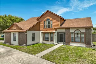 2205 Fairmont Cir, Orlando, FL 32837 - Photo 5