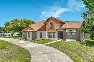 2205 Fairmont Cir, Orlando, FL 32837 - Photo 3