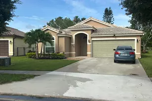 156 Preserve Dr, Royal Palm Beach, FL 33411 - Photo 1
